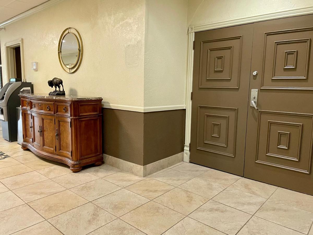 Surestay Plus By Best Western Lawton Buitenkant foto