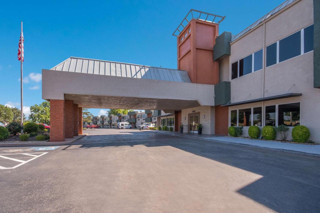 Surestay Plus By Best Western Lawton Buitenkant foto