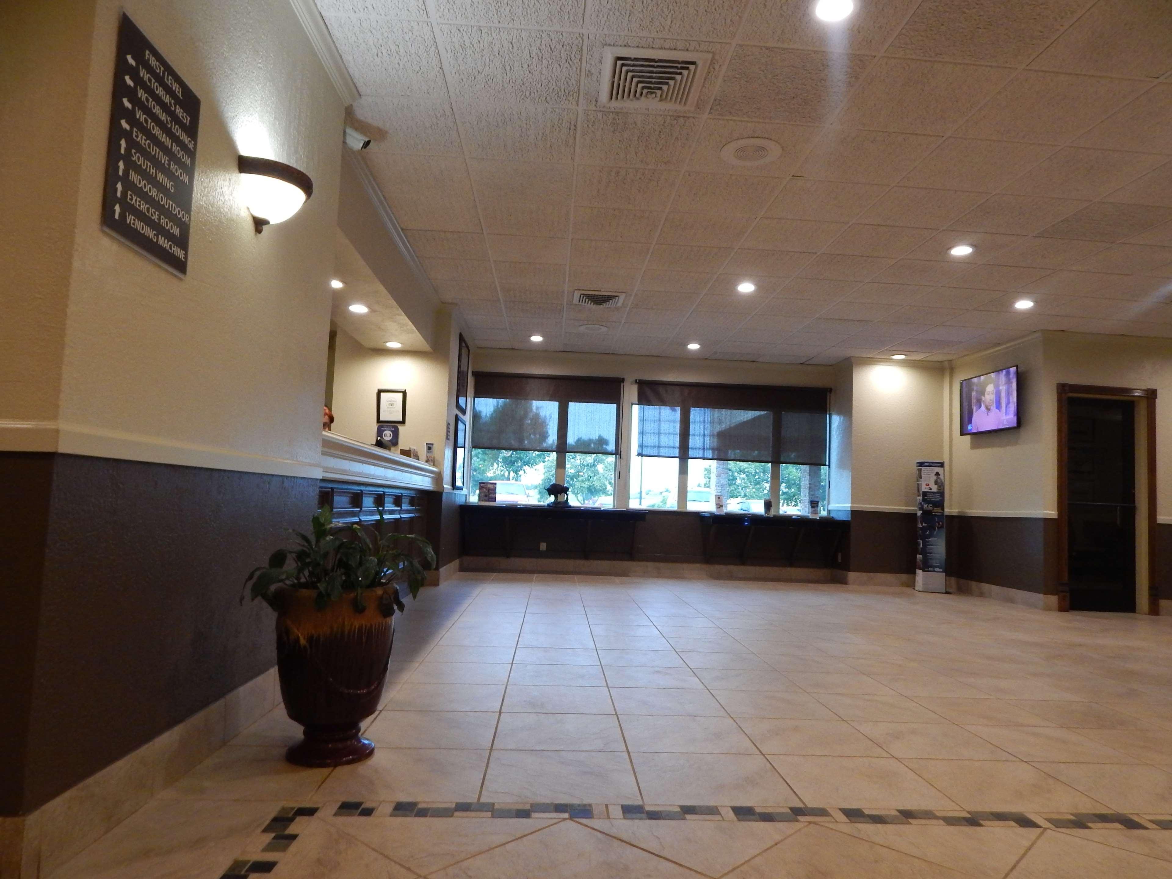 Surestay Plus By Best Western Lawton Buitenkant foto