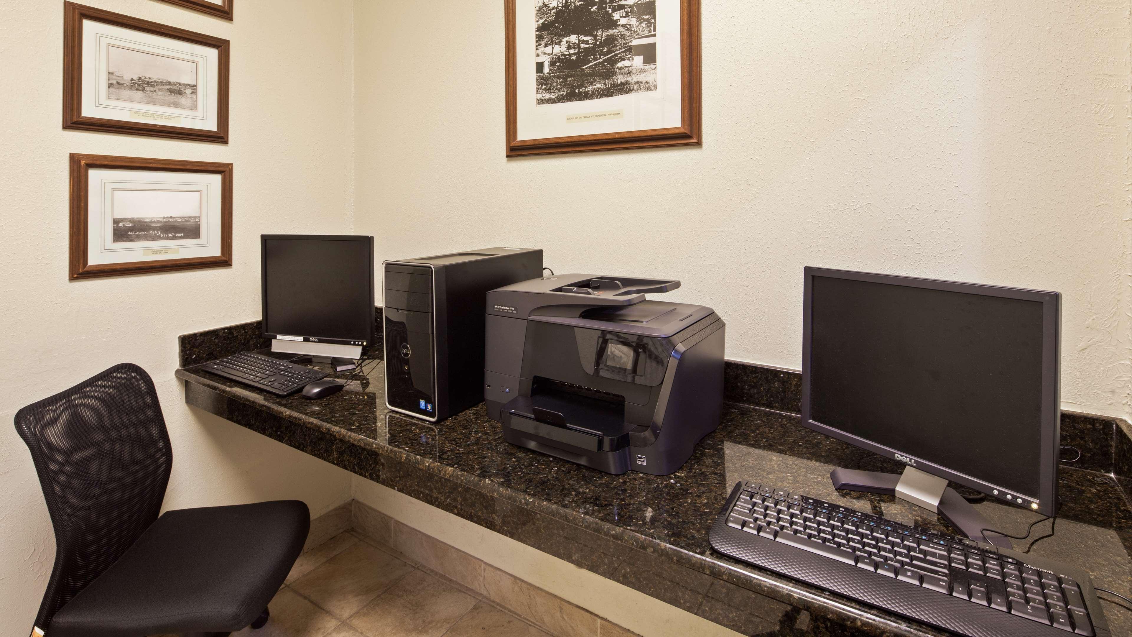 Surestay Plus By Best Western Lawton Buitenkant foto