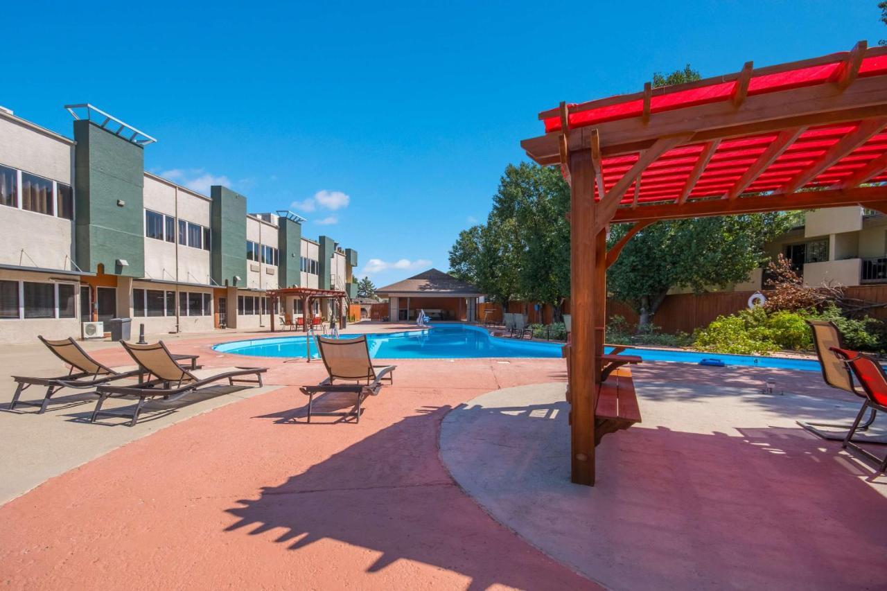 Surestay Plus By Best Western Lawton Buitenkant foto