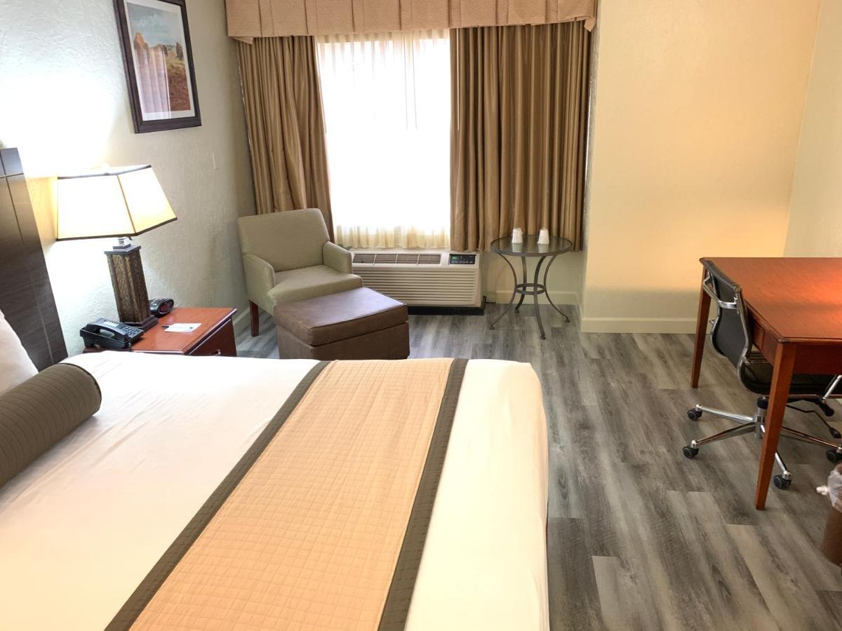 Surestay Plus By Best Western Lawton Buitenkant foto
